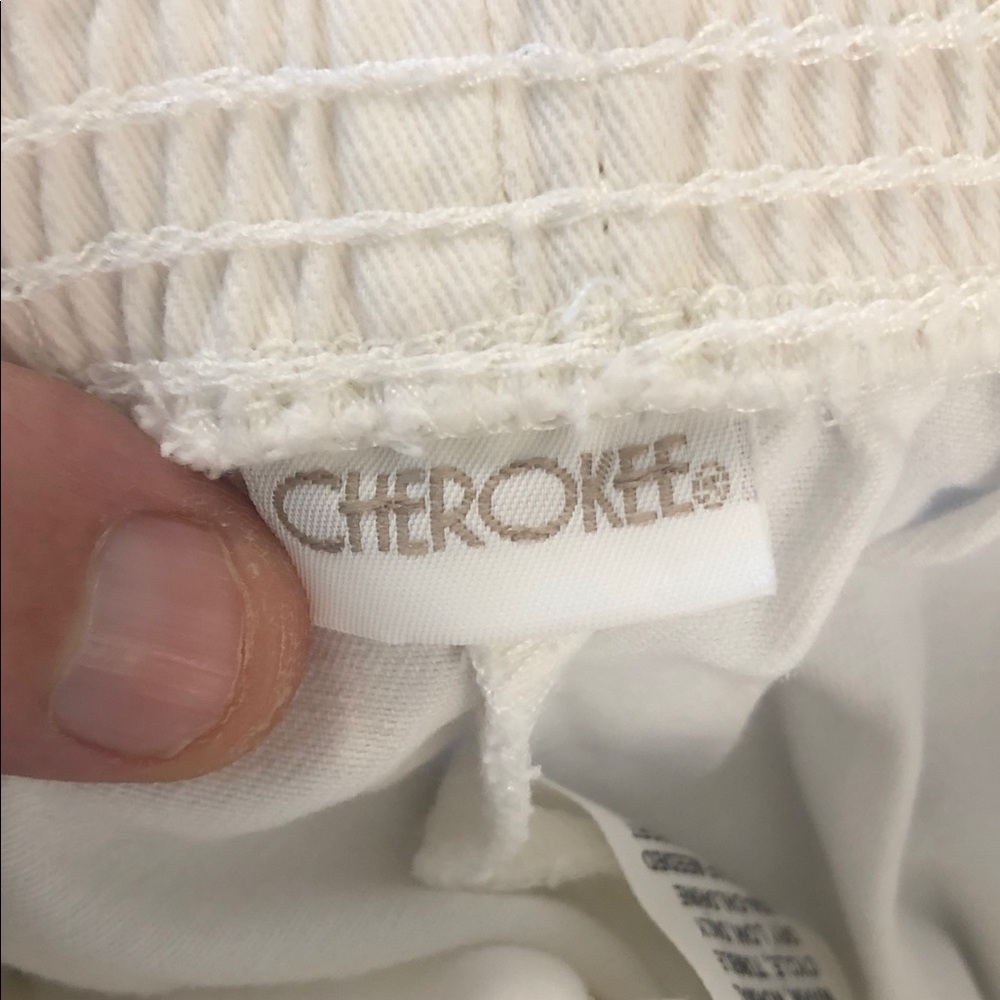 Cherokee White Elastic-Waist Cargo Shorts - Picture 2 of 4